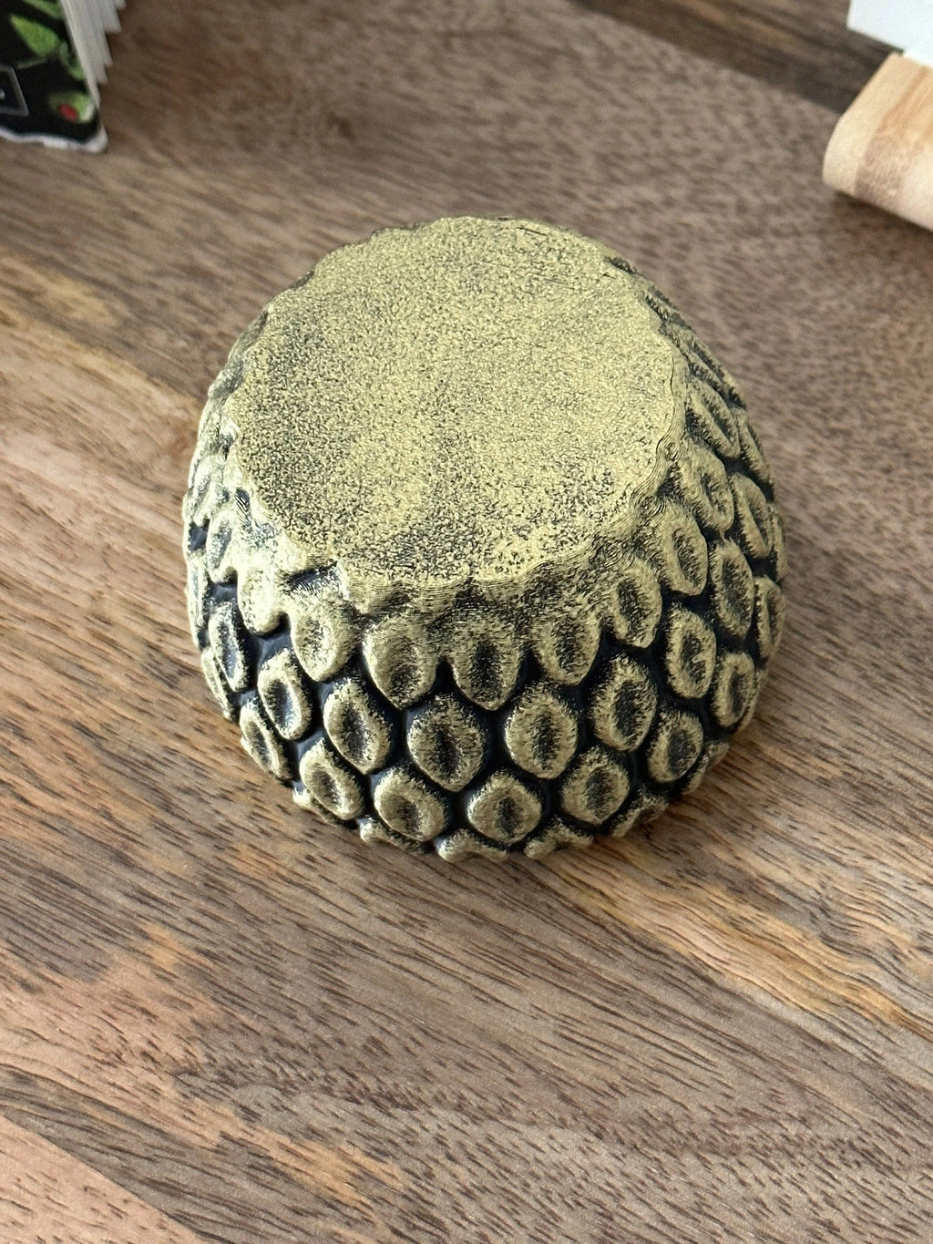 Elegant Leaf Vase With Gold Sustainable Decoration Perfect