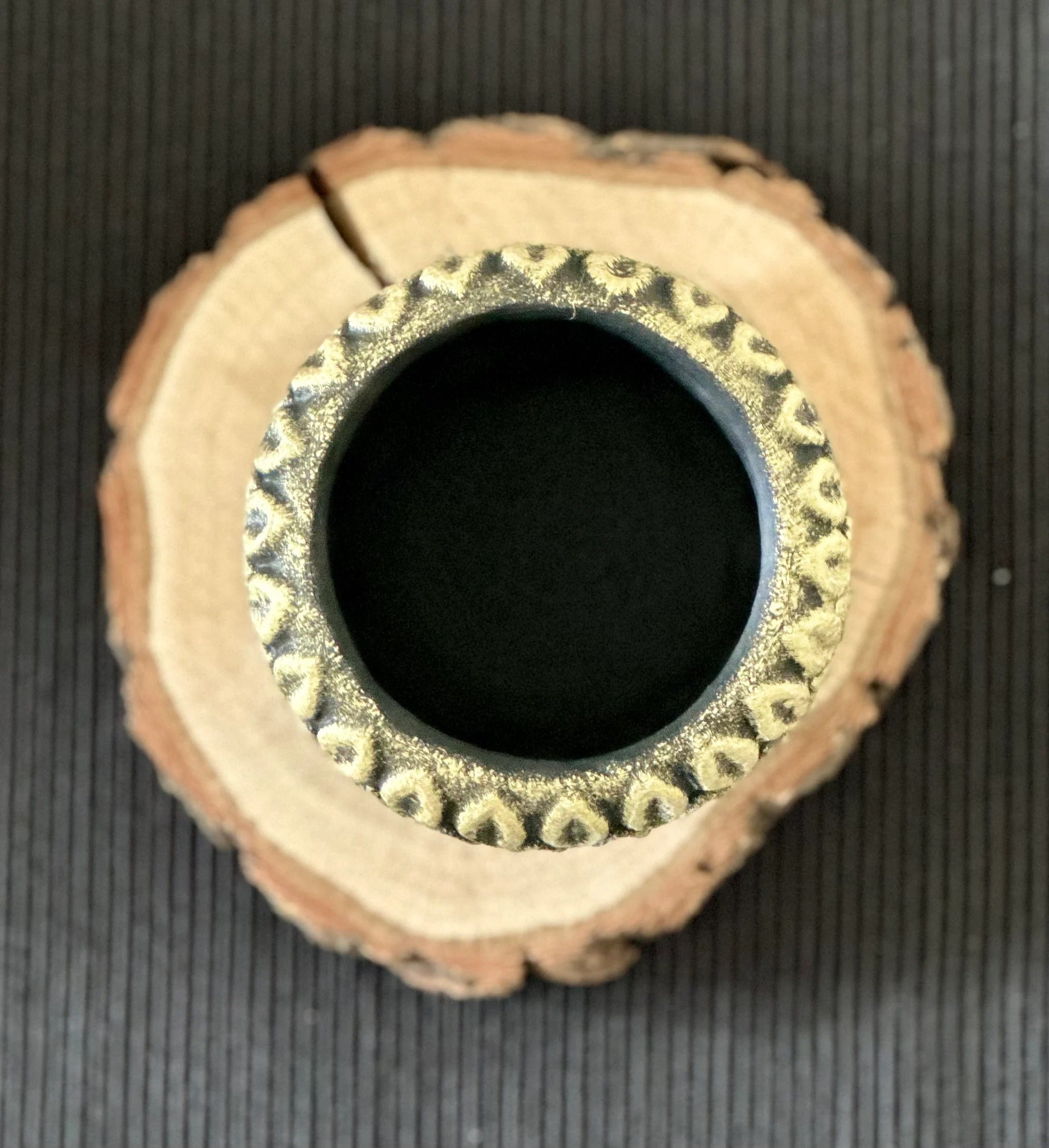 Elegant Leaf Vase With Gold Sustainable Decoration Perfect